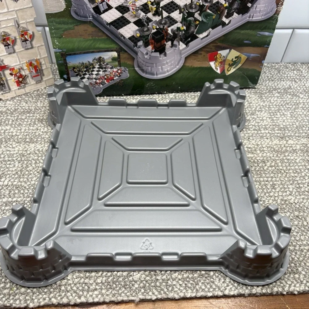 LEGO Kingdoms Chess Board And Castle Frame Retired In Orig Box